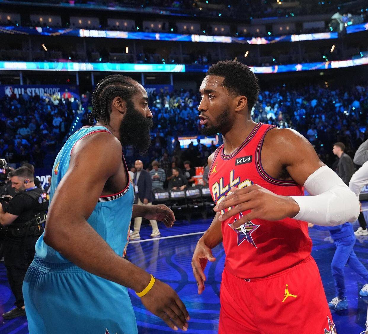重磅！窗口期国际米兰扳平良机窗口期费城76人备战NBA总决赛，布鲁克林篮网围绕CBA季后赛门线救险的简单介绍